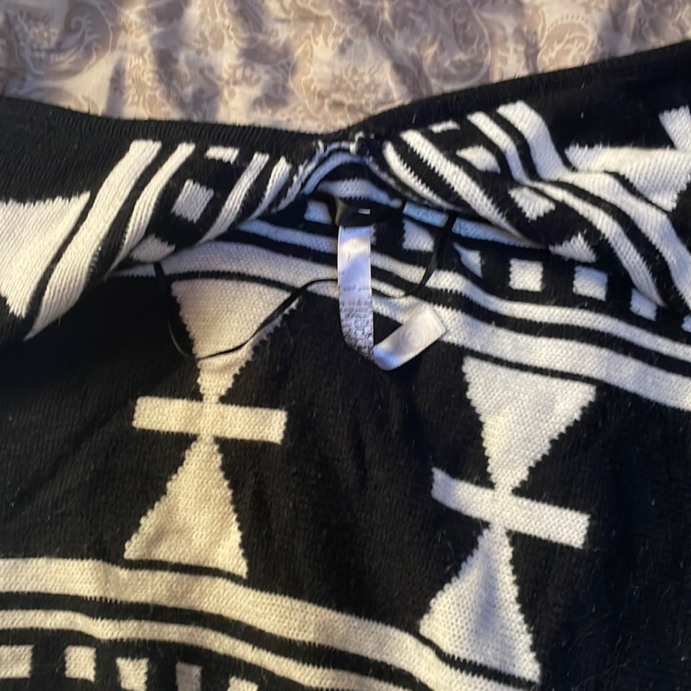 Kensie sweater ! So cute so big and comfortable for the winter
